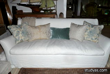 Расположение подушек на диване